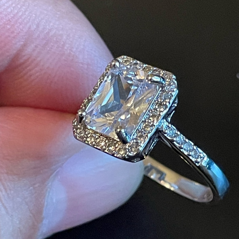 White rhinestone silver plated CZ ring - Picture 7 of 9